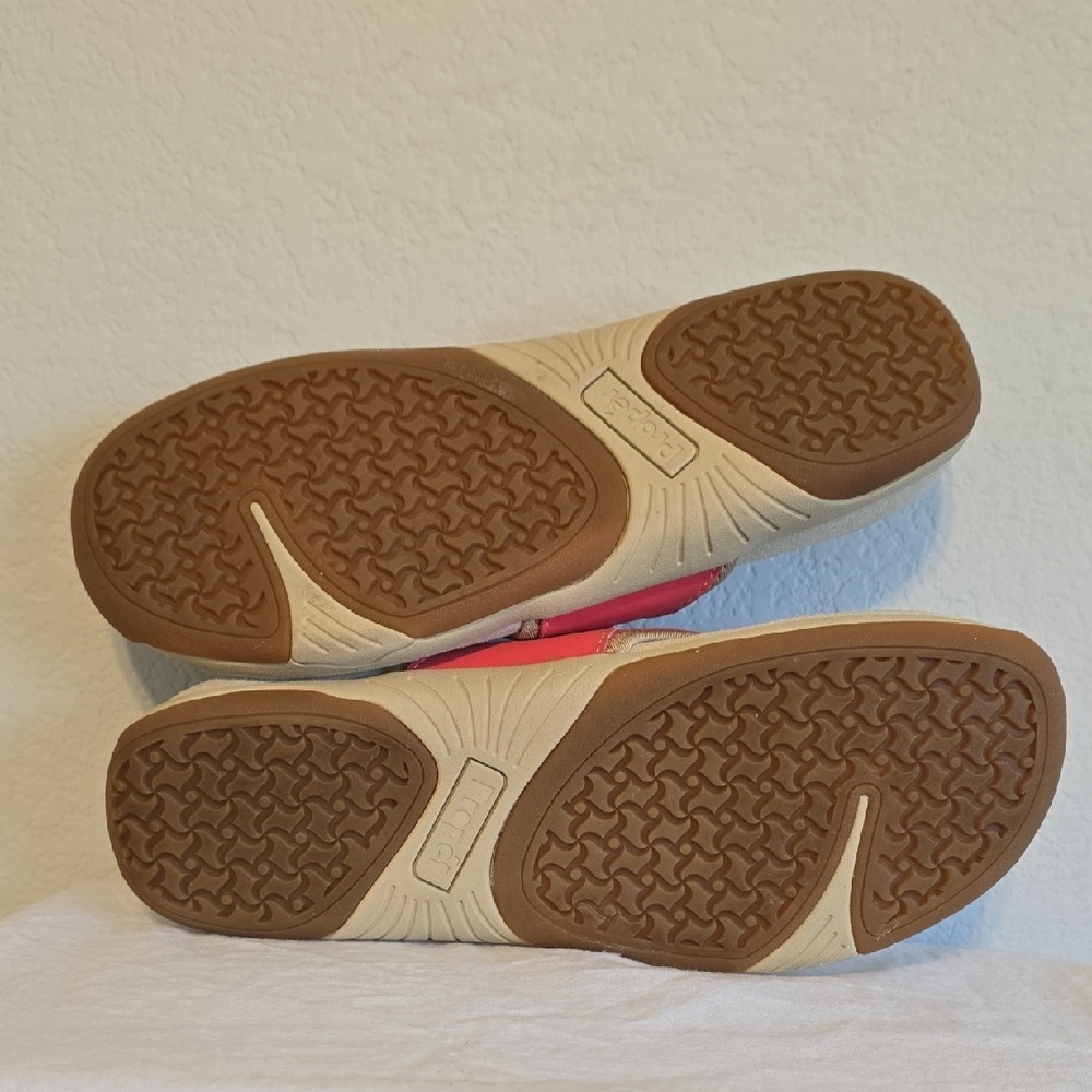 Propet Pink Leather Upper Women's Slip-On Sandals. Size 8 - Picture 8 of 14